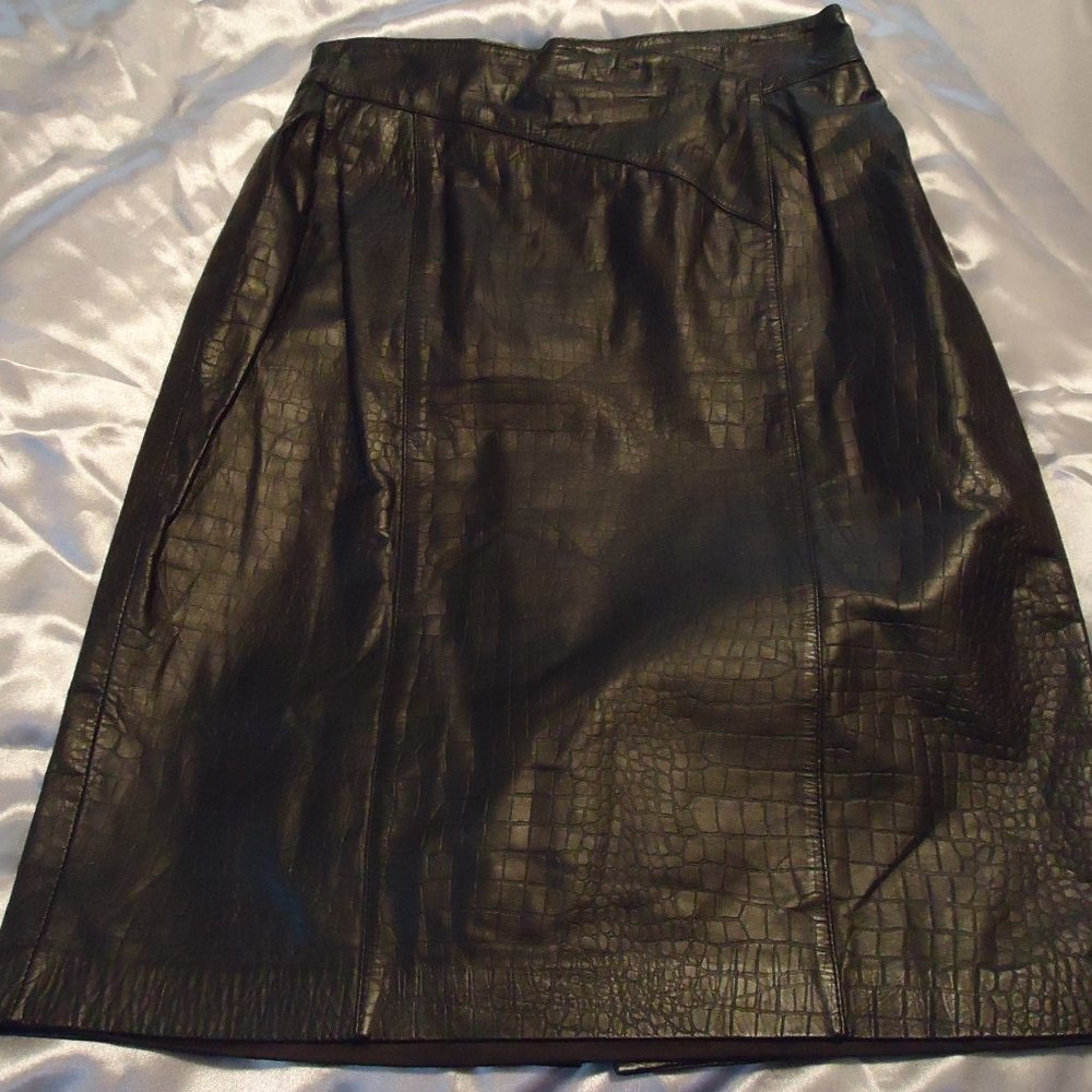 Black Leather Simulated Alligator Skirt ~ Sz 12